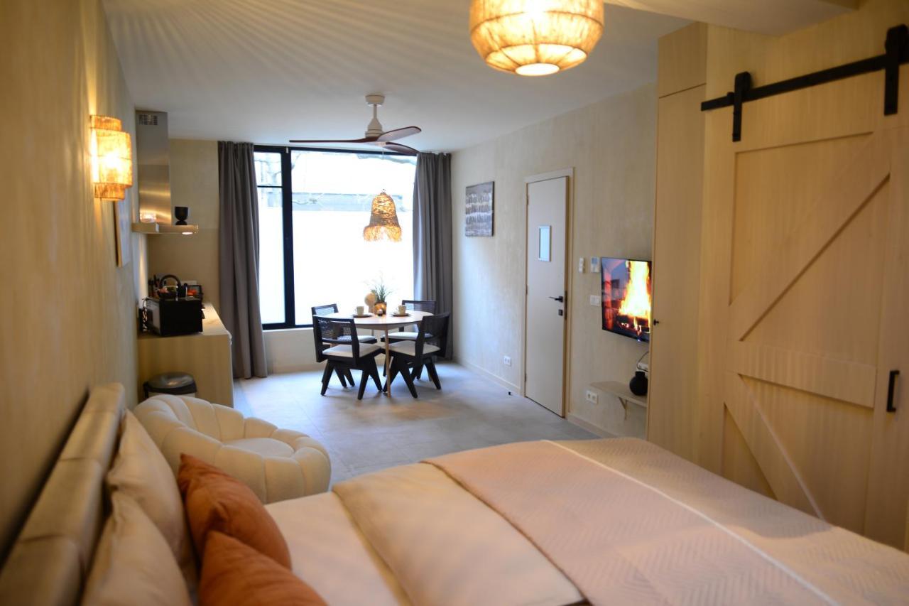 Balinese Cityflat Ac Apartment *